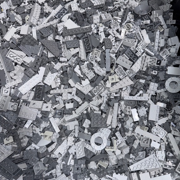 4lbs - Genuine LEGO Light & Dark Bluish Gray Mix Random Bricks / Pieces Bulk Lot - Picture 1 of 4